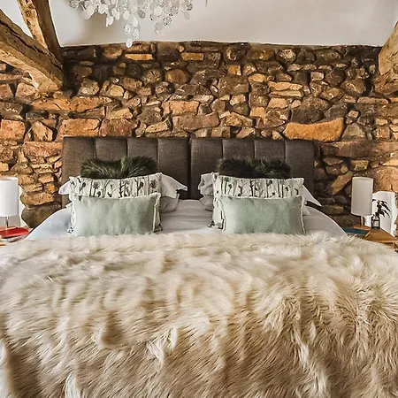 The Nook - Uk44735