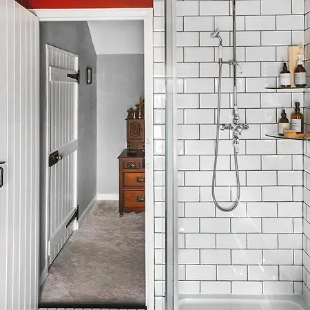 The Nook - Uk44735